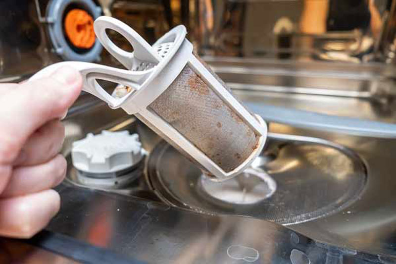 گرفتگی مجاری و لوله‌های فاضلاب در ماشین ظرفشویی بوش